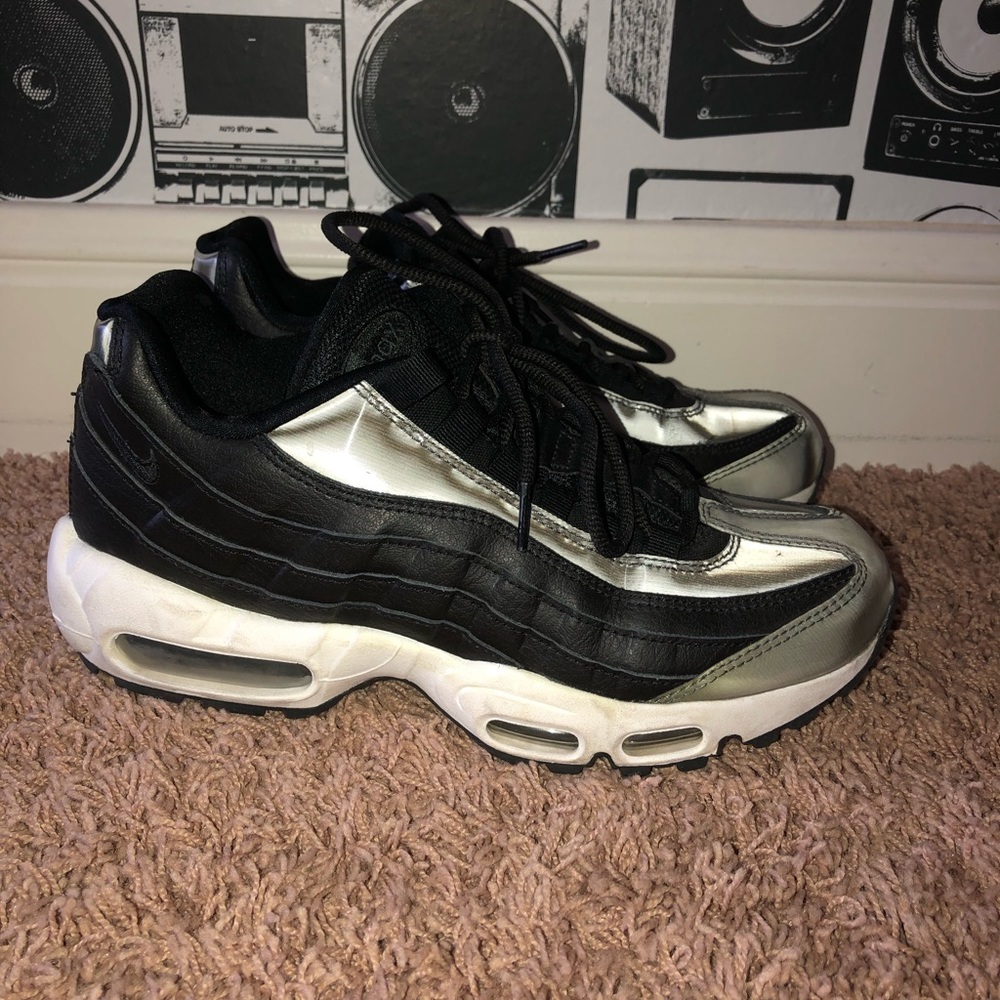 Nike Women’s Air Max ‘95 SE